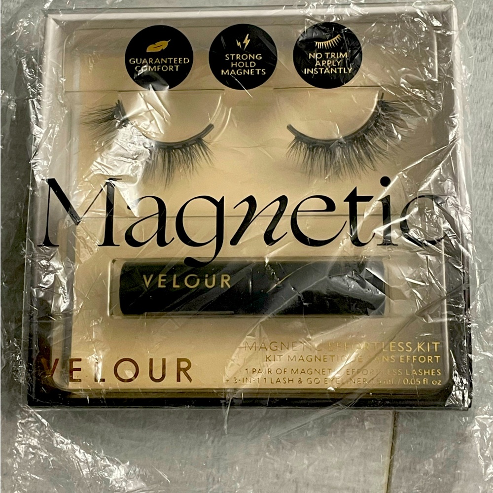 Nwt Velour Magnetic eyelashes kit